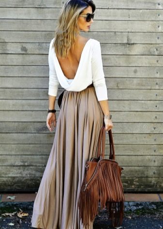Long skirt sun to the floor beige