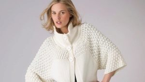 Jacket with collar