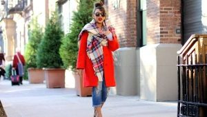 Scarf for a red coat
