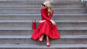 Closed toe sandals