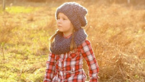 Set - a scarf and a hat for a girl