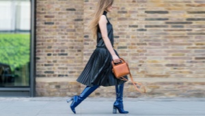 What can I wear with blue boots?