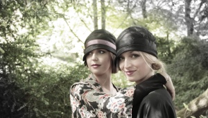 Cloche hat