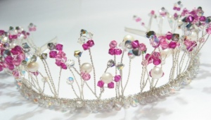 Bezel with crown