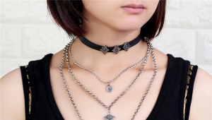 Weaving silver chains