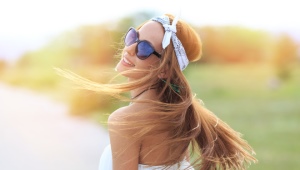 Headband with bow
