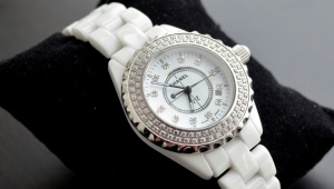 Ladies watch with ceramic bracelet
