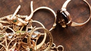 How to quickly and efficiently clean gold with stones?