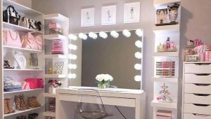 How to Choose a Lighted Makeup Mirror?