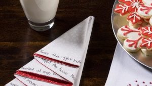 How to beautifully fold napkins for the New Year's table?