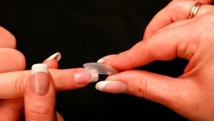 Features of nail extension on tips