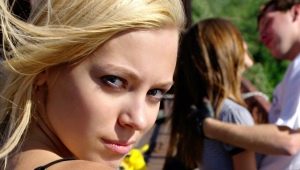 Jalousie du passé : causes et moyens de lutter