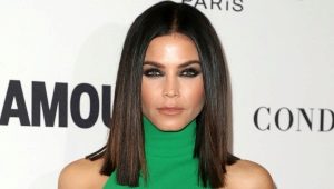 Straight haircuts for medium hair