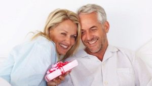 What to give a husband for 40 years?