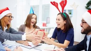 What to present to female colleagues for the New Year?