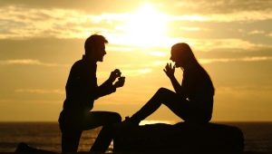 How to give a ring to a girl in an original way?