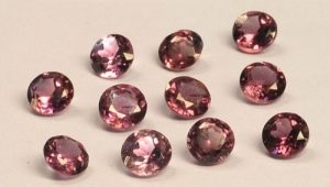 Rhodolite: what is it, varieties and properties
