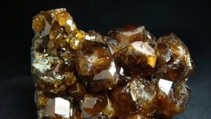 Types of brown stones and features of their use