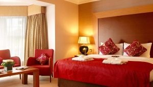 Burgundy bedroom: a variety of shades and design recommendations