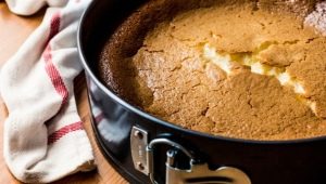 Forms for baking cakes: what are there and how to choose?