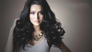 How to remove black hair color at home?