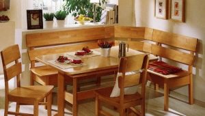 Kitchen corners made of wood: varieties and recommendations for choosing