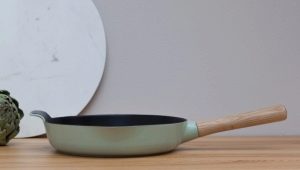 Features of models of frying pans BergHOFF