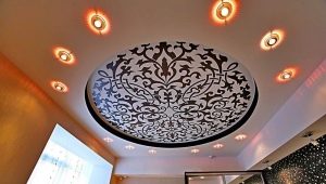 Printed ceilings in the hall: beautiful examples