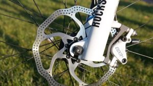 Disc brake pads for a bicycle: varieties and tips for choosing
