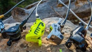 Freins hydrauliques sur un vélo : appareil, avantages et inconvénients, marques, choix