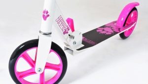 How to fold and unfold the scooter correctly?