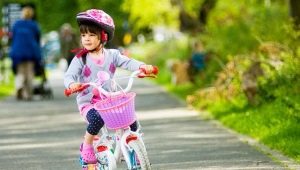 How to choose a bike for a girl 4 years old?