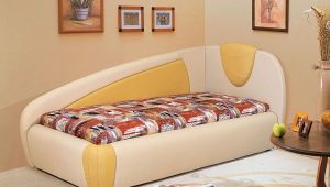 One-bedroom couch: features, types and choices