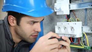 How to write an electrician resume?
