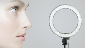 Ring lamps for a makeup artist: features, varieties and selection rules