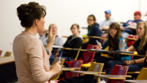Economics teacher: job responsibilities and the specifics of the profession