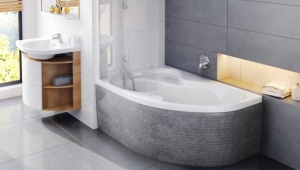Choosing a small corner bath