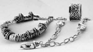 Features of Israeli silver