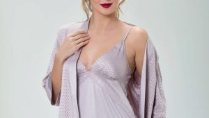 Choosing a women's shirt