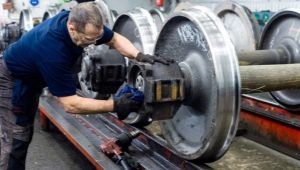 Locksmith for the repair of rolling stock