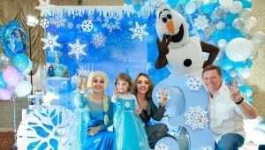 Birthday in the style of Frozen