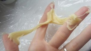 Why does shugaring paste stick to hands and melt?