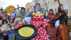 Shrovetide on the street: script ideas