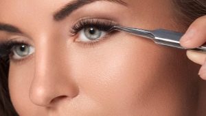 How to build eyelashes at home?