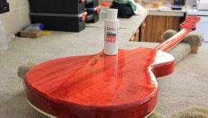 How to paint a guitar at home?