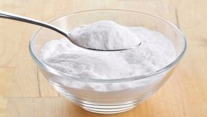 How to whiten teeth with baking soda?