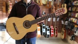 Flight Guitars Review