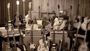 Description of types of guitars