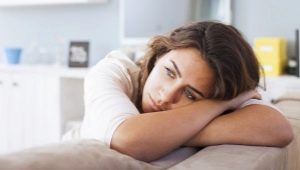 What does the depressive triad include and how to get out of it?