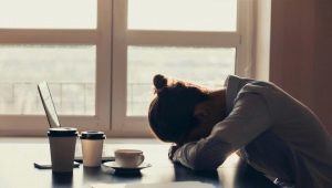 How can a woman get out of depression on her own?